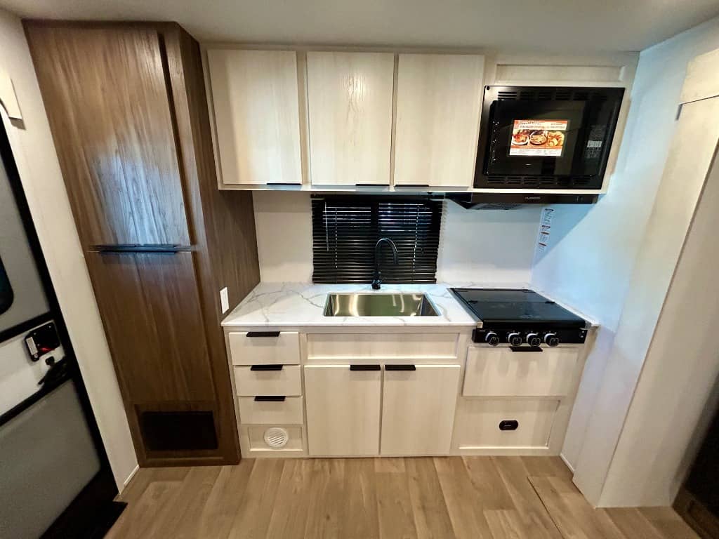 2026 Winnebago 2026 Winnebago Access - thumbnail 11