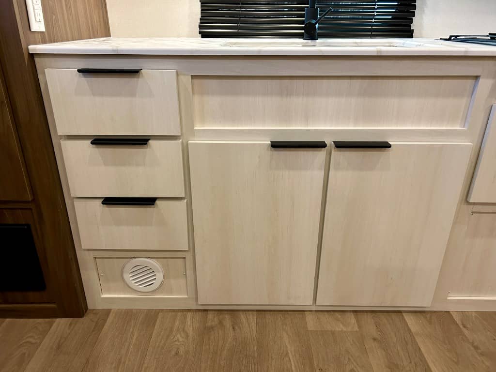 2026 Winnebago 2026 Winnebago Access - thumbnail 17