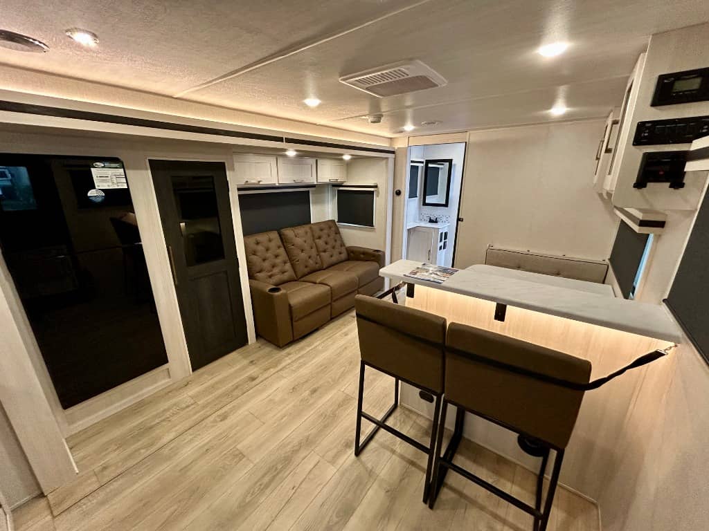 2025 Forest River 2025 Forest River Surveyor Legend - thumbnail 3