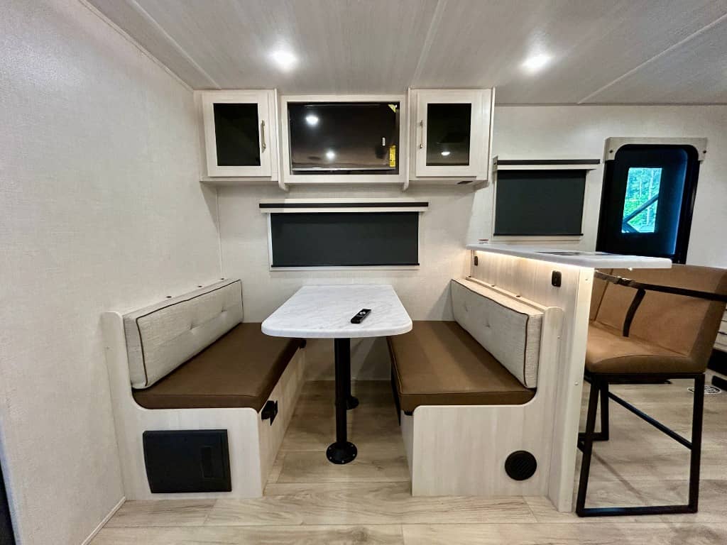 2025 Forest River 2025 Forest River Surveyor Legend - thumbnail 17