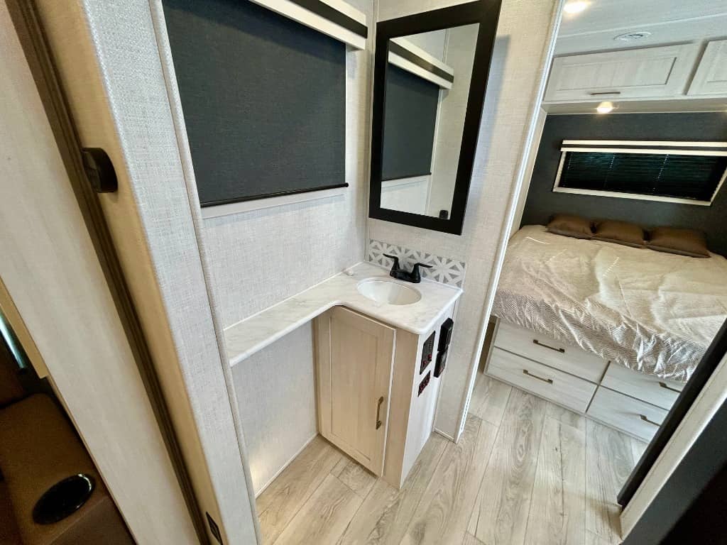 2025 Forest River 2025 Forest River Surveyor Legend - thumbnail 20