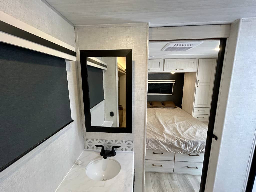 2025 Forest River 2025 Forest River Surveyor Legend - thumbnail 22