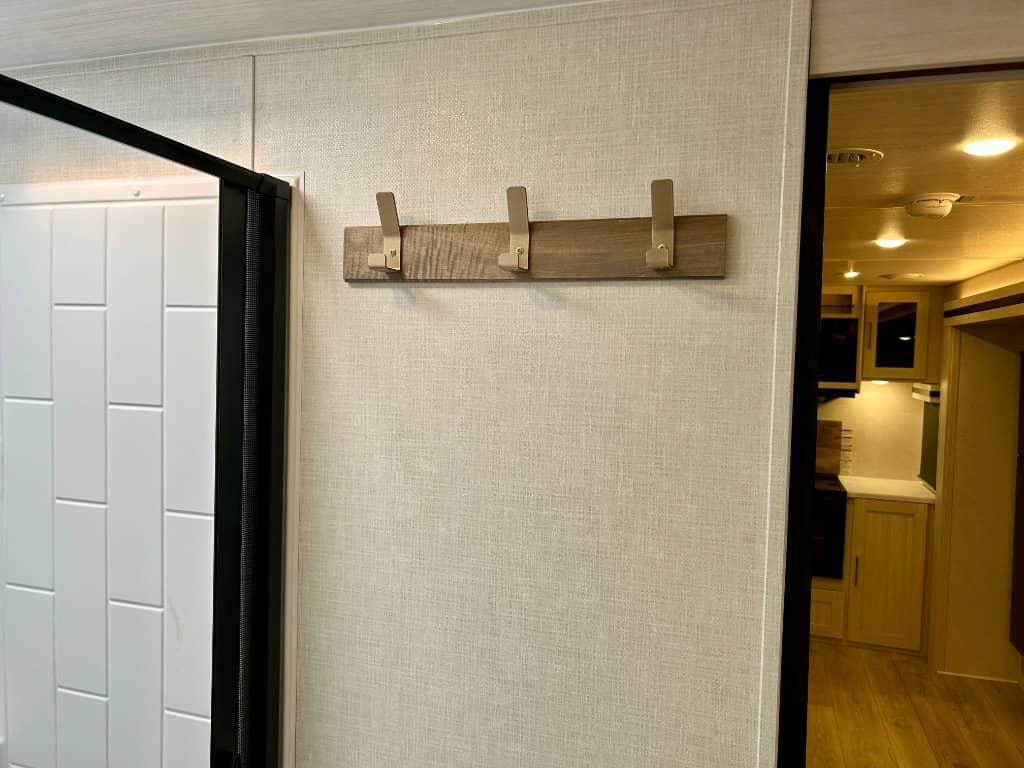 2025 Forest River 2025 Forest River Surveyor Legend - thumbnail 25