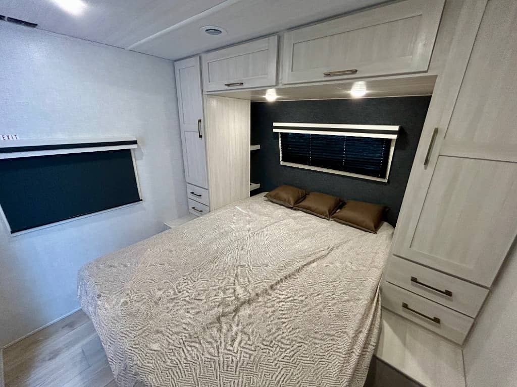 2025 Forest River 2025 Forest River Surveyor Legend - thumbnail 28