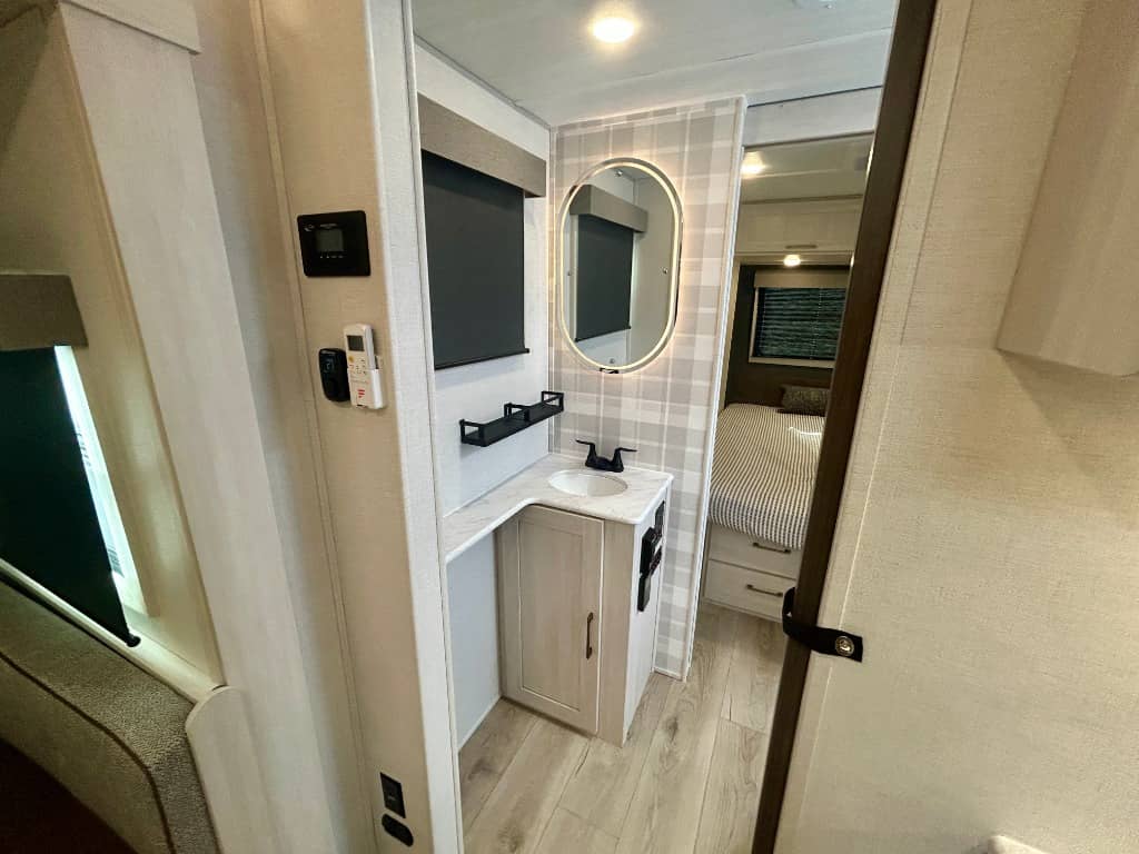 2026 Forest River 2026 Forest River Surveyor Legend - thumbnail 29