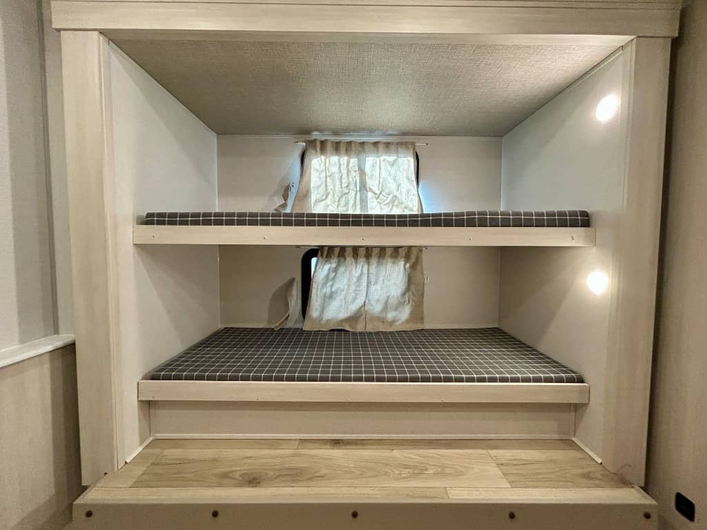 2026 Forest River 2026 Forest River Surveyor Camp Series - thumbnail 20