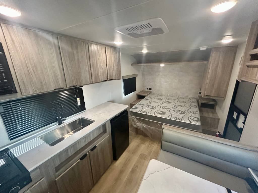 2025 Winnebago 2025 Winnebago Access - thumbnail 5