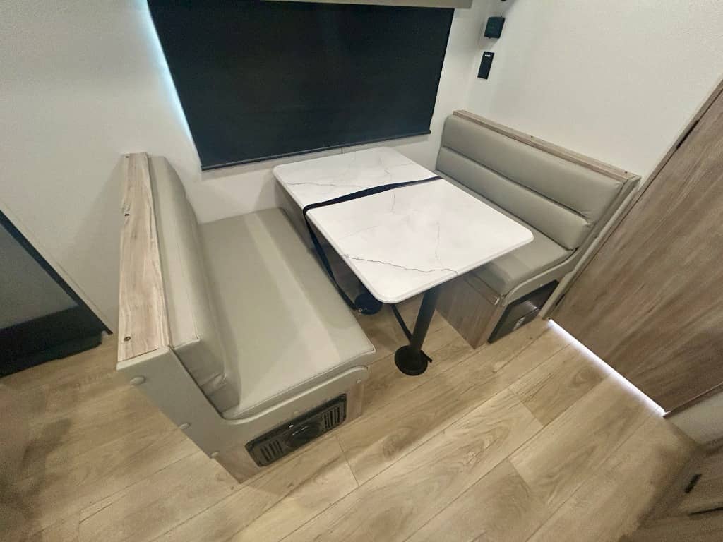 2025 Winnebago 2025 Winnebago Access - thumbnail 6