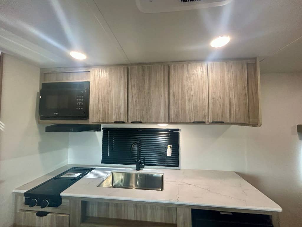 2025 Winnebago 2025 Winnebago Access - thumbnail 11