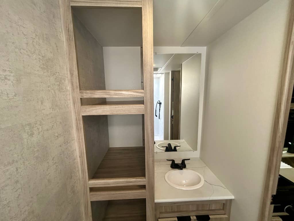 2025 Winnebago 2025 Winnebago Access - thumbnail 23