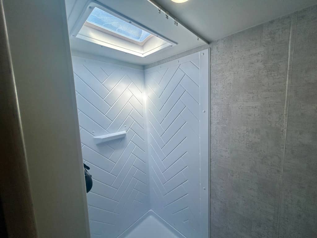 2025 Winnebago 2025 Winnebago Access - thumbnail 26