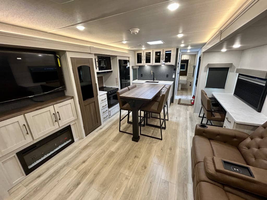 2026 Forest River 2026 Forest River Grand Surveyor - thumbnail 5