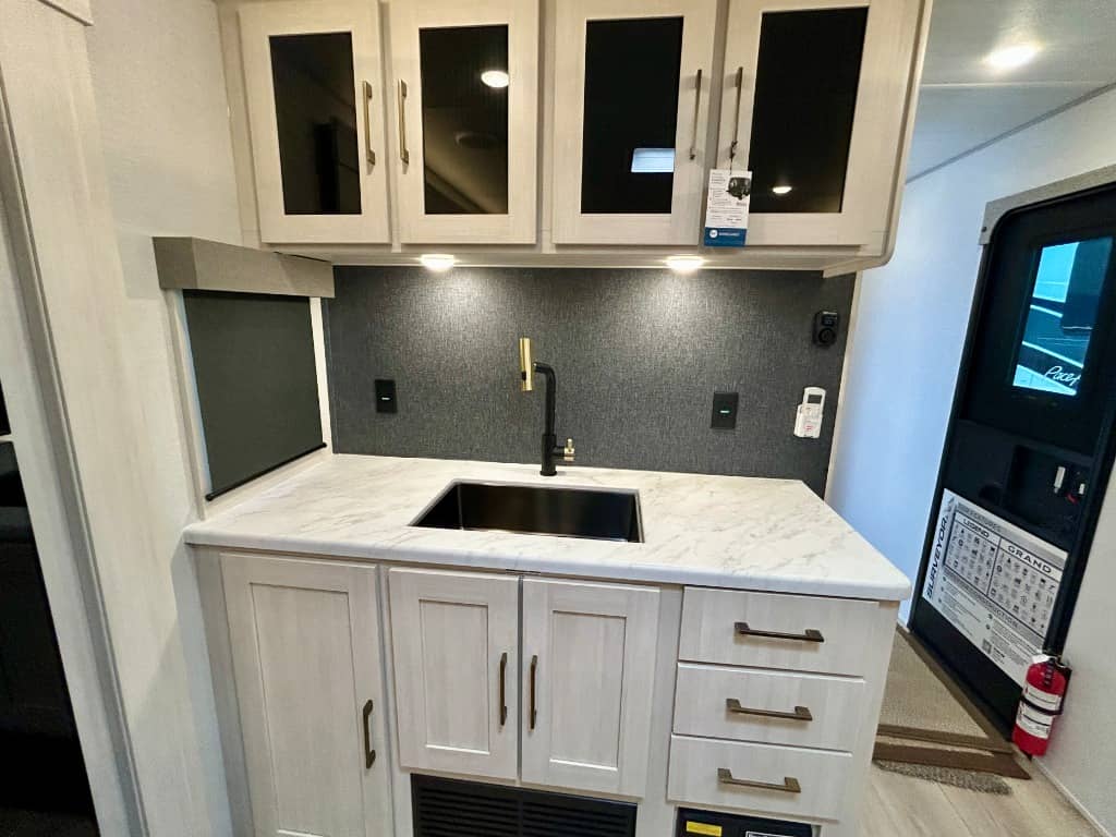 2026 Forest River 2026 Forest River Grand Surveyor - thumbnail 19