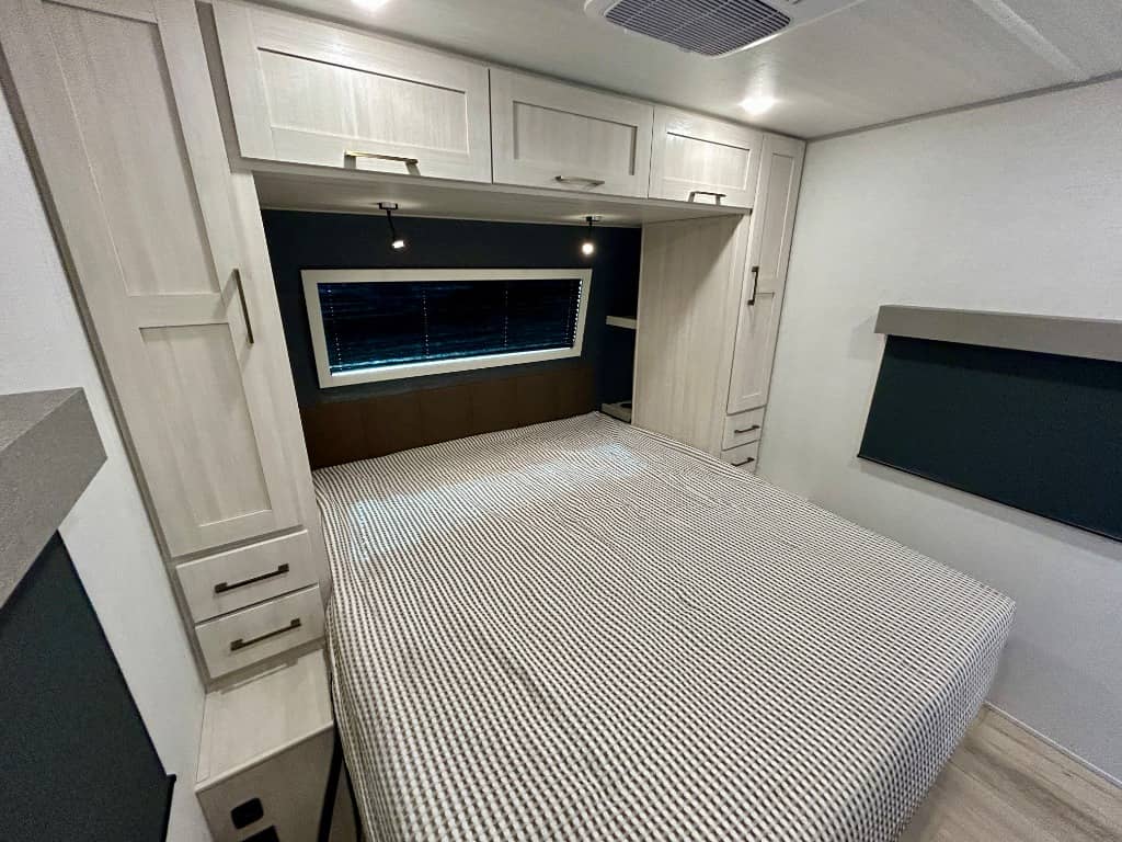 2026 Forest River 2026 Forest River Grand Surveyor - thumbnail 26