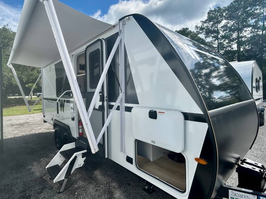 2026 Winnebago 2026 Winnebago Micro Minnie - thumbnail 1