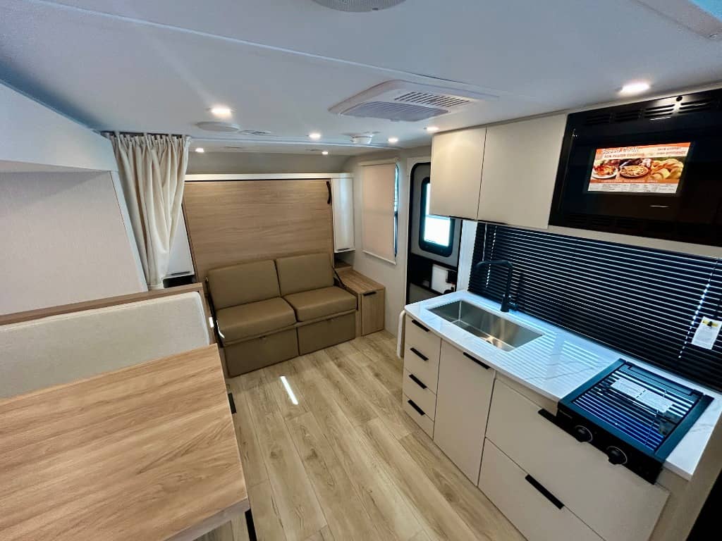 2026 Winnebago 2026 Winnebago Micro Minnie - thumbnail 6