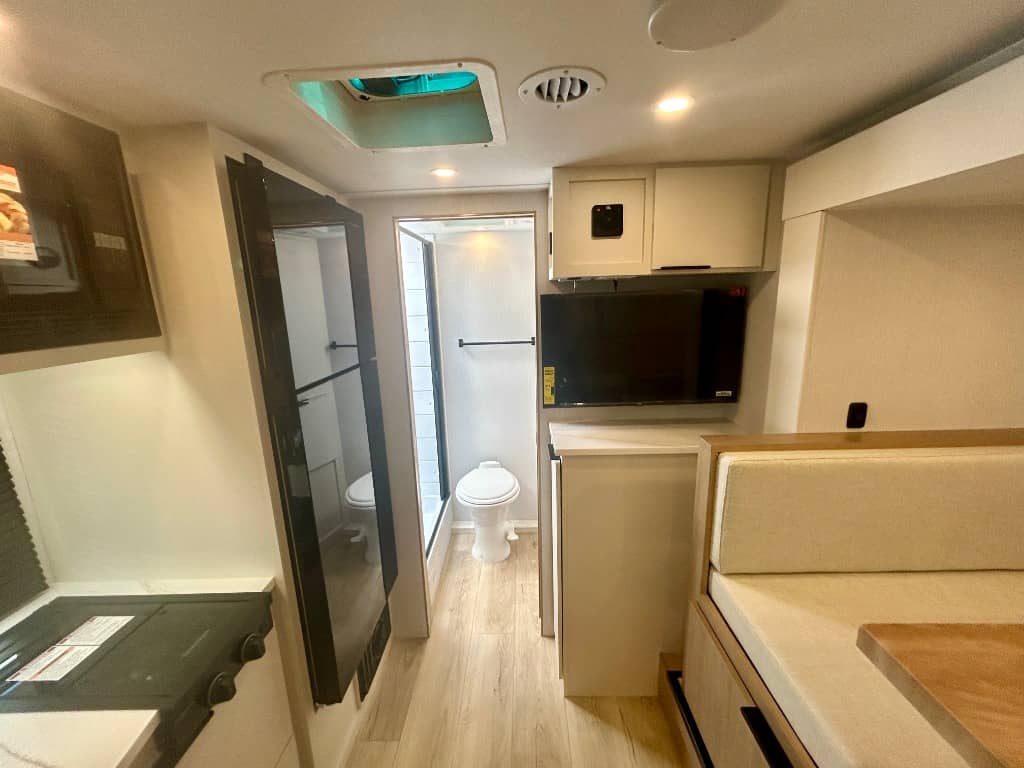 2026 Winnebago 2026 Winnebago Micro Minnie - thumbnail 8