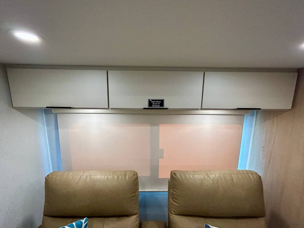 2026 Winnebago 2026 Winnebago Thrive - thumbnail 11