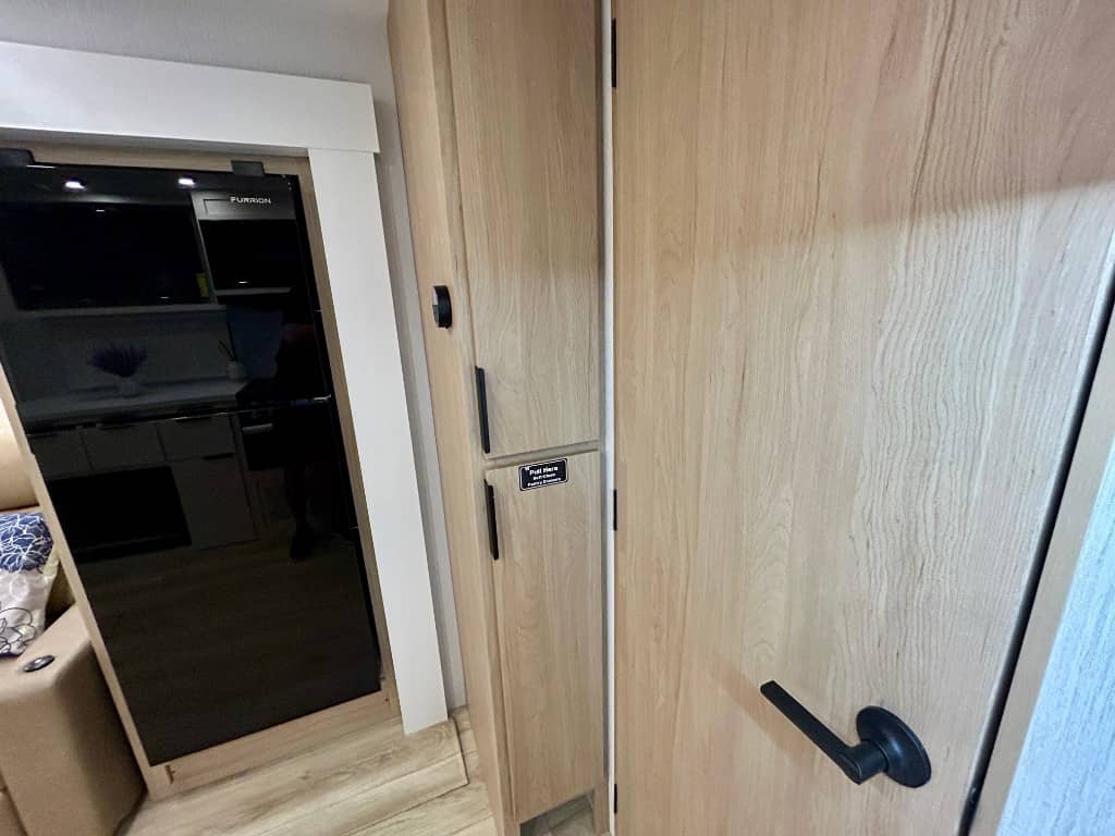 2026 Winnebago 2026 Winnebago Thrive - thumbnail 23