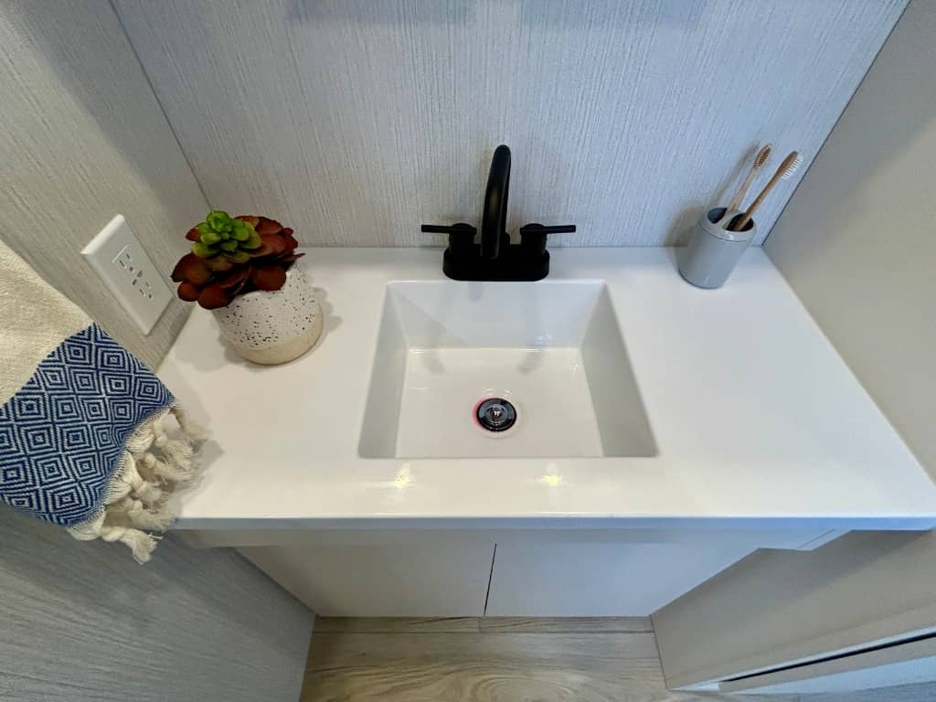 2026 Winnebago 2026 Winnebago Thrive - thumbnail 26