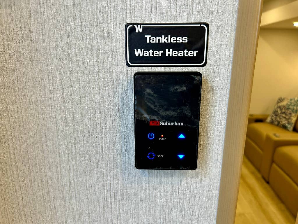 2026 Winnebago 2026 Winnebago Thrive - thumbnail 37