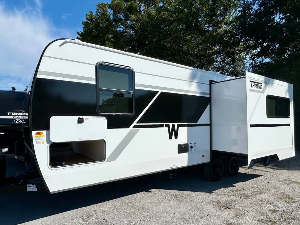 2026 Winnebago 2026 Winnebago Thrive - thumbnail 40