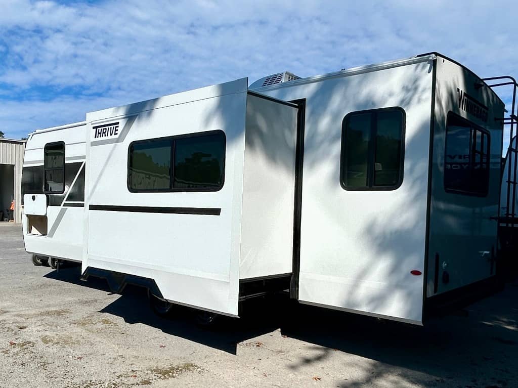 2026 Winnebago 2026 Winnebago Thrive - thumbnail 42