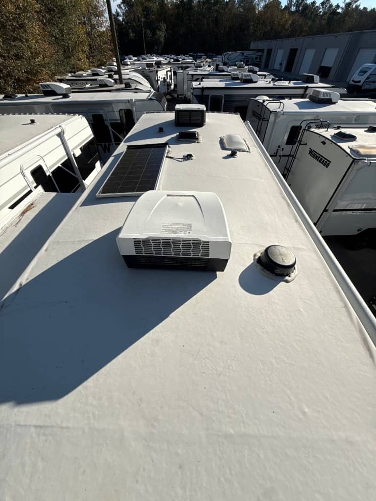 2026 Winnebago 2026 Winnebago Thrive - thumbnail 45