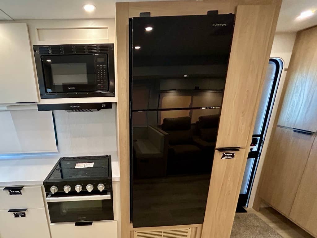 2026 Winnebago 2026 Winnebago Thrive - thumbnail 22