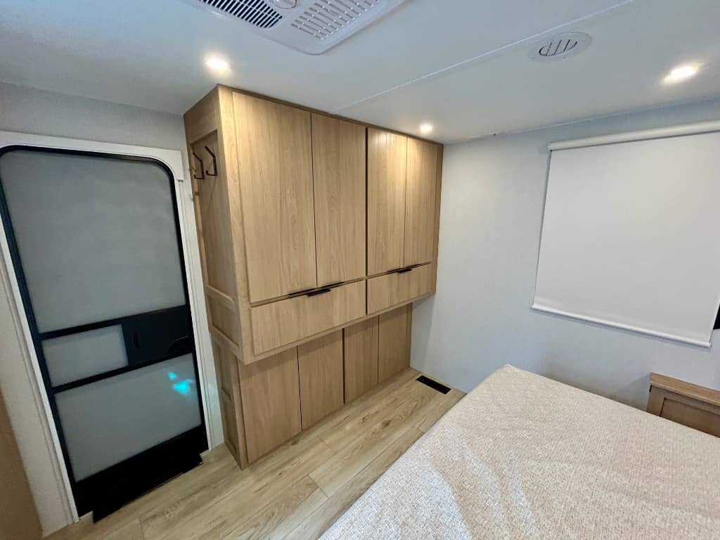 2026 Winnebago 2026 Winnebago Thrive - thumbnail 26