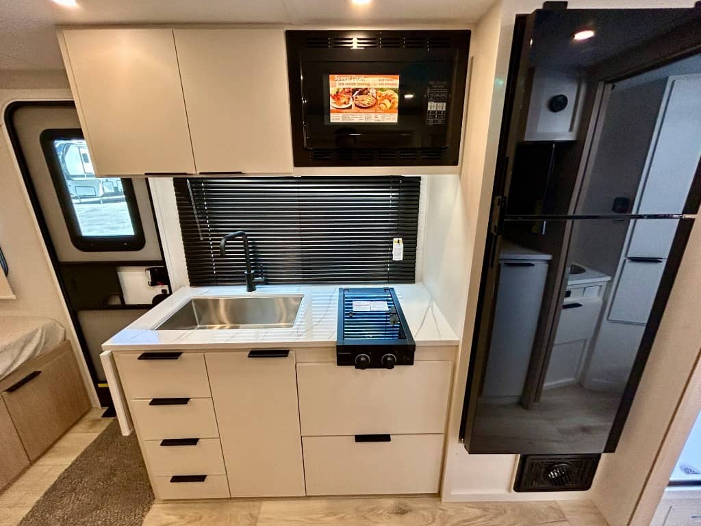 2026 Winnebago 2026 Winnebago Micro Minnie - thumbnail 10