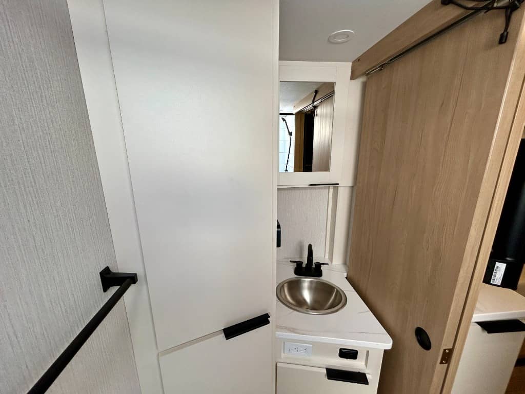 2026 Winnebago 2026 Winnebago Micro Minnie - thumbnail 23