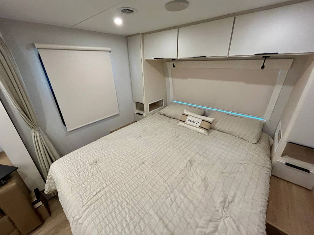 2026 Winnebago 2026 Winnebago Thrive - thumbnail 17