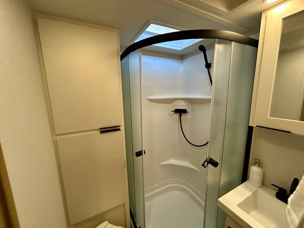 2026 Winnebago 2026 Winnebago Thrive - thumbnail 20