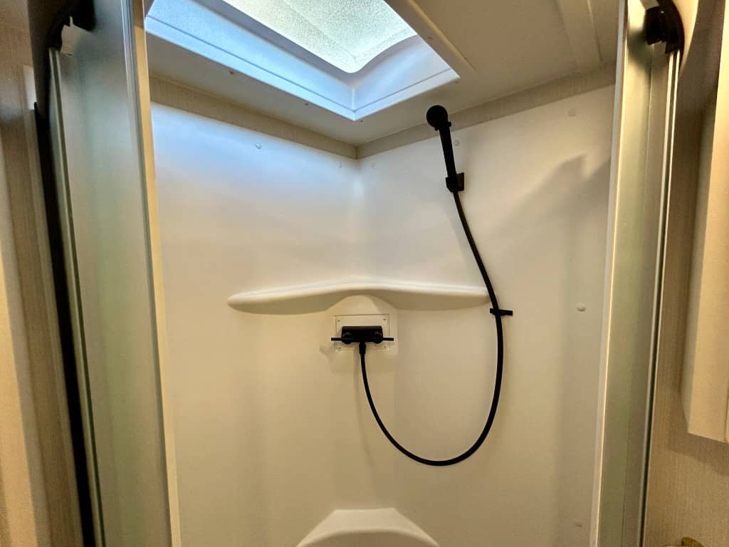 2026 Winnebago 2026 Winnebago Thrive - thumbnail 24