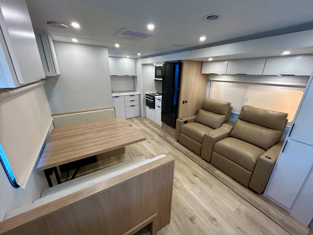 2026 Winnebago 2026 Winnebago Thrive - thumbnail 3