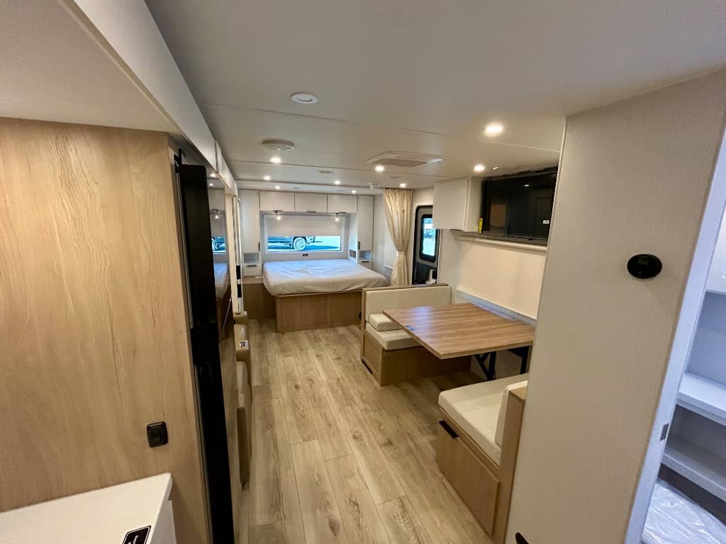 2026 Winnebago 2026 Winnebago Thrive - thumbnail 5