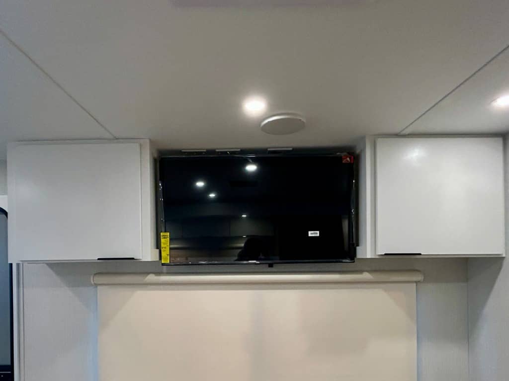 2026 Winnebago 2026 Winnebago Thrive - thumbnail 10