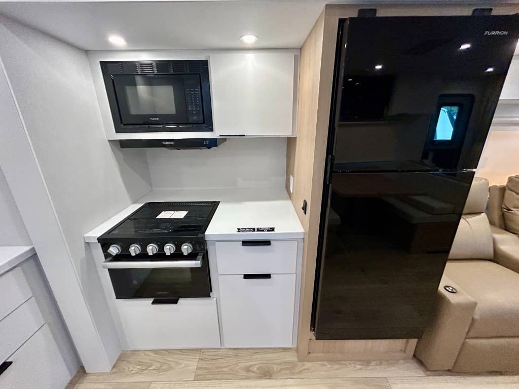 2026 Winnebago 2026 Winnebago Thrive - thumbnail 11