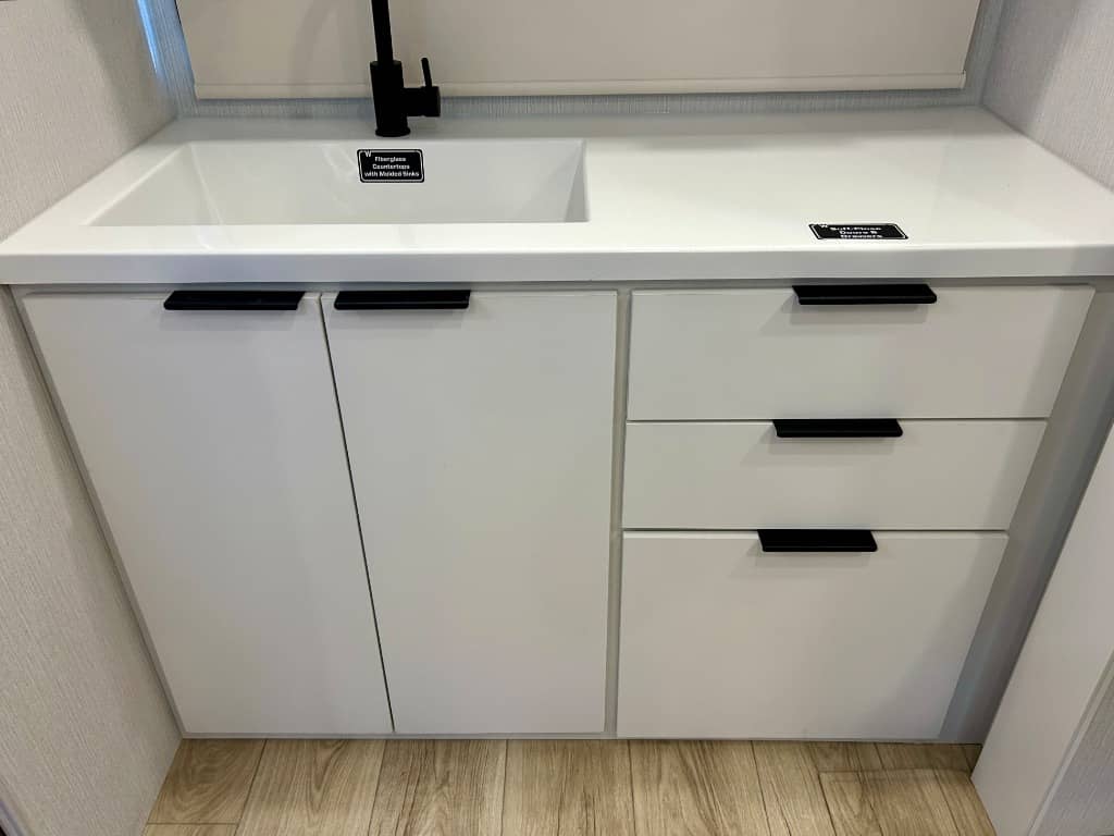 2026 Winnebago 2026 Winnebago Thrive - thumbnail 16