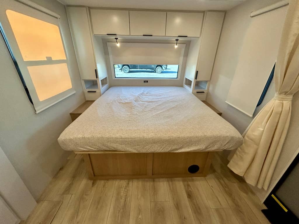 2026 Winnebago 2026 Winnebago Thrive - thumbnail 19