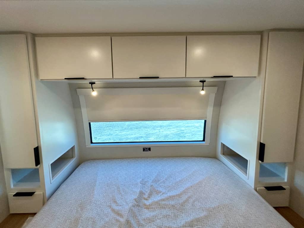 2026 Winnebago 2026 Winnebago Thrive - thumbnail 21