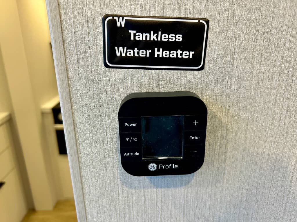 2026 Winnebago 2026 Winnebago Thrive - thumbnail 30