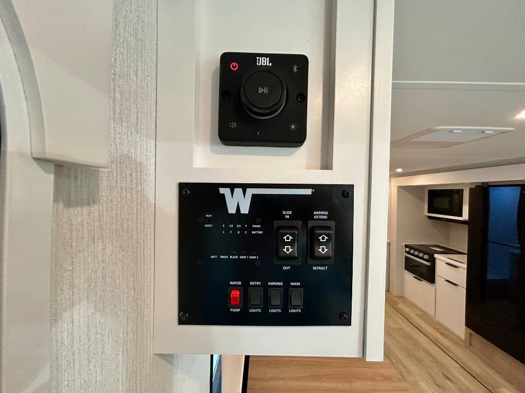 2026 Winnebago 2026 Winnebago Thrive - thumbnail 31