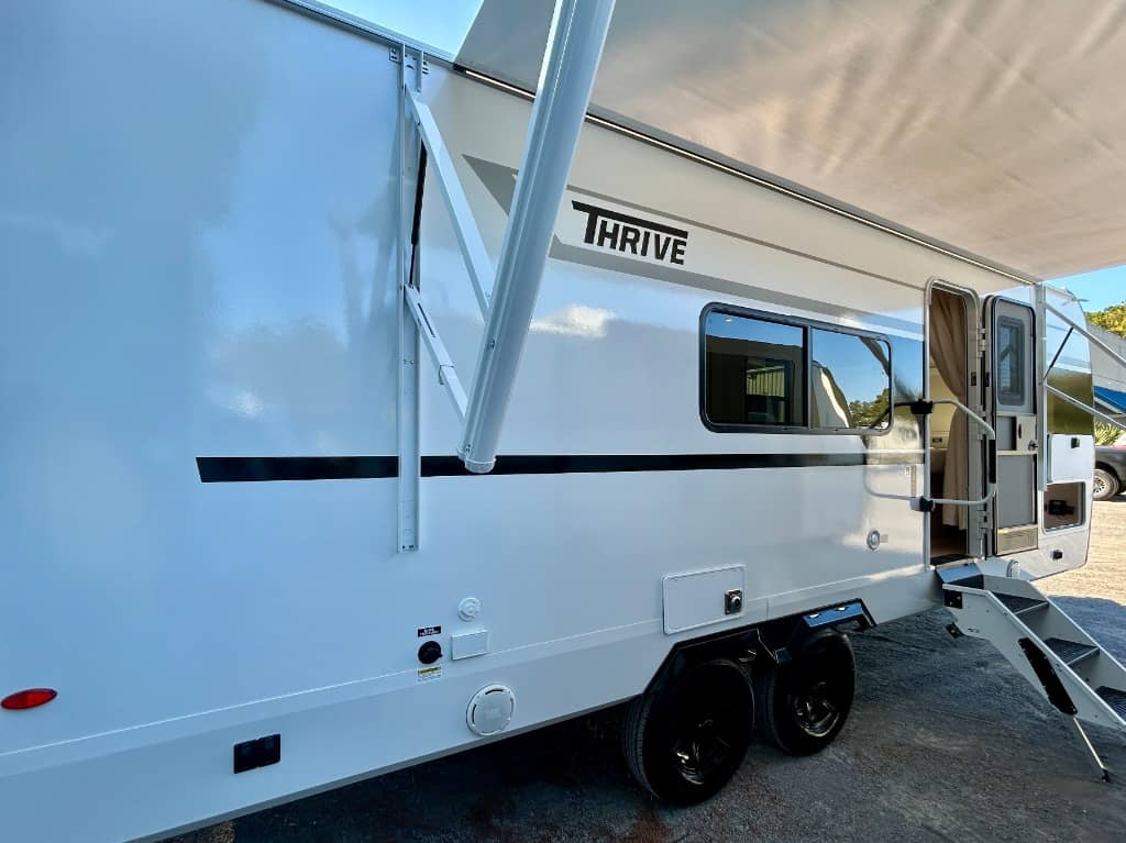 2026 Winnebago 2026 Winnebago Thrive - thumbnail 36