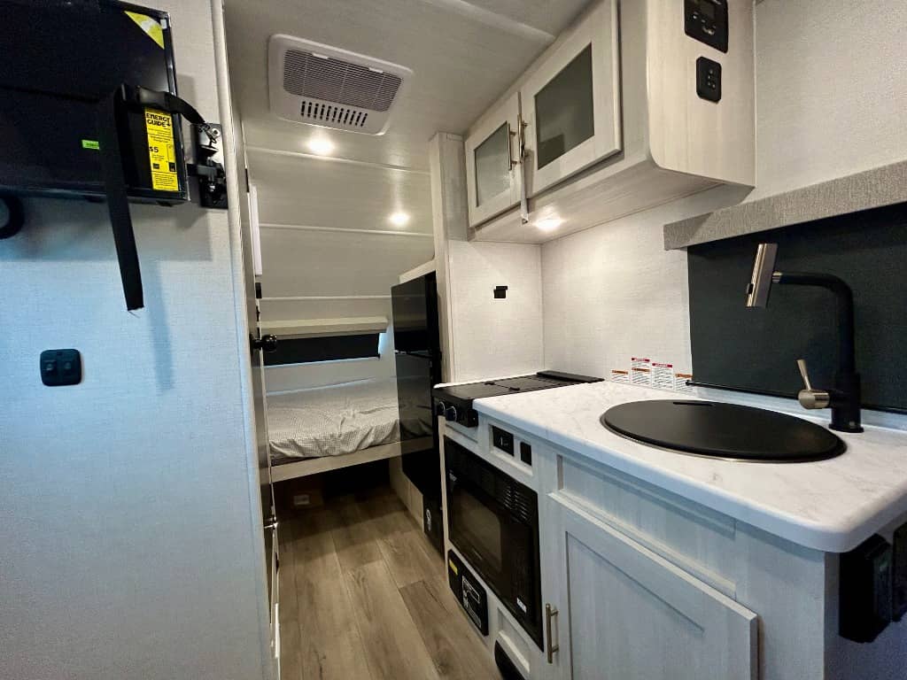 2026 Forest River 2026 Forest River R-Pod - thumbnail 3