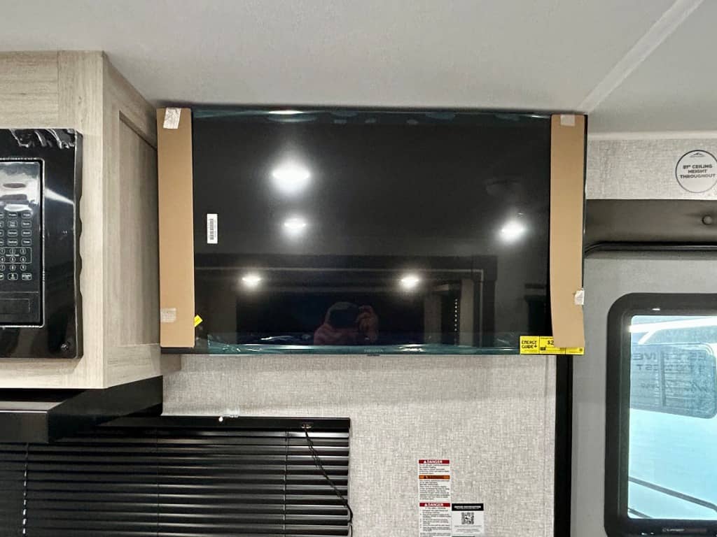 2026 East to West 2026 East to West Della Terra - thumbnail 13