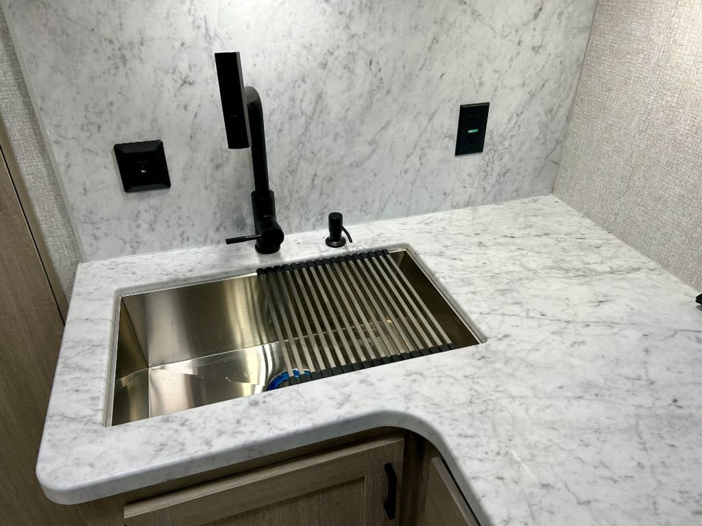 2026 East to West 2026 East to West Della Terra - thumbnail 18