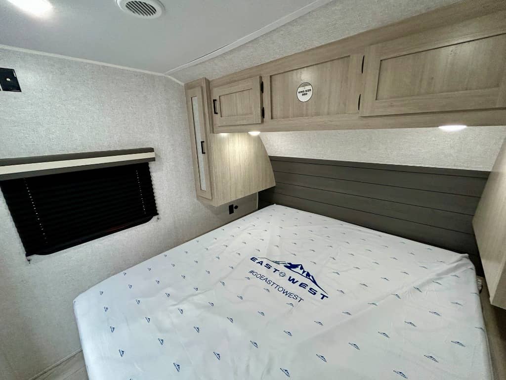 2026 East to West 2026 East to West Della Terra - thumbnail 21