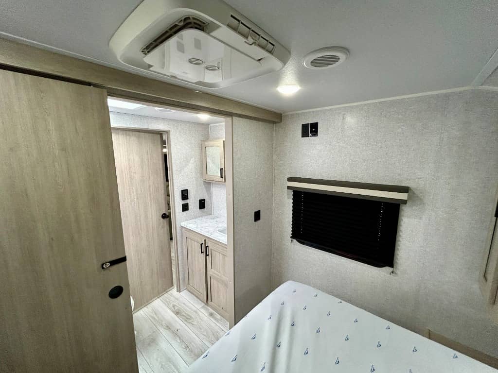 2026 East to West 2026 East to West Della Terra - thumbnail 25